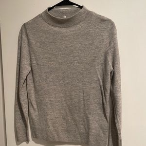 Grey sweater (slight turtle neck)